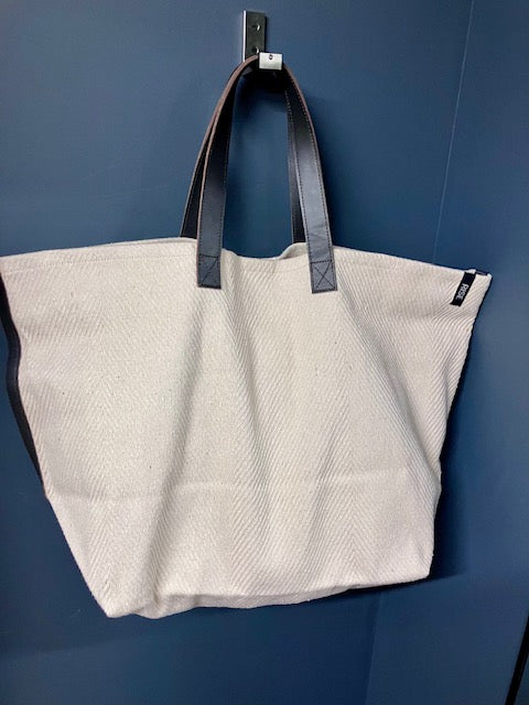 Classic Tote